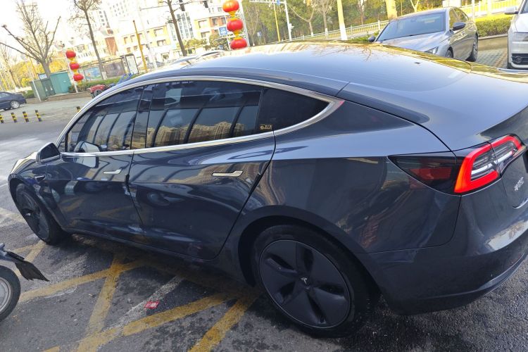 特斯拉 Model 3(进口) 2019款 长续航全轮驱动版车身外观4