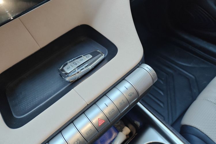 比亚迪 海豚 2023款 420km 时尚版中控内饰7001