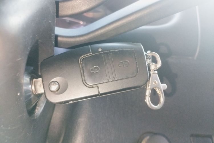 江铃 特顺 2021款 2.8T空间王金牛款短轴中高顶6座柴油国VI JX493中控内饰11