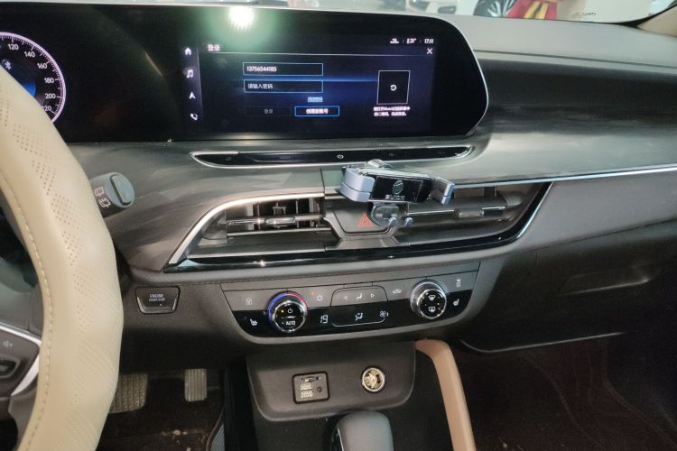 别克GL6 2021款 323T 轻混动互联豪华型中控内饰16