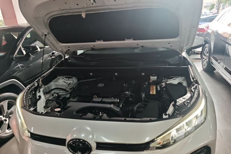 丰田 威兰达 2020款 2.0L CVT两驱豪华版机舱底盘24