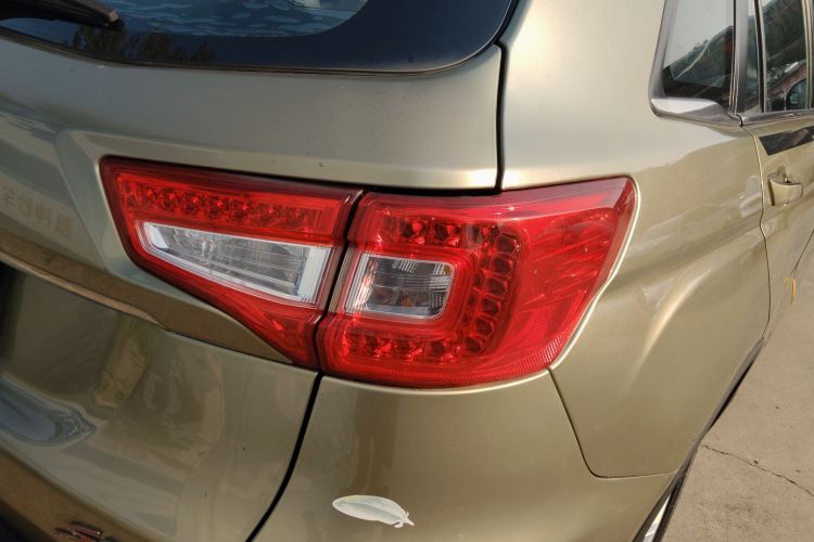 长安CS75 2014款 1.8T 自动精英型 国IV车身外观6006