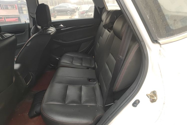 猎豹汽车 猎豹CS10 2015款 2.0T 手动卓越型中控内饰21