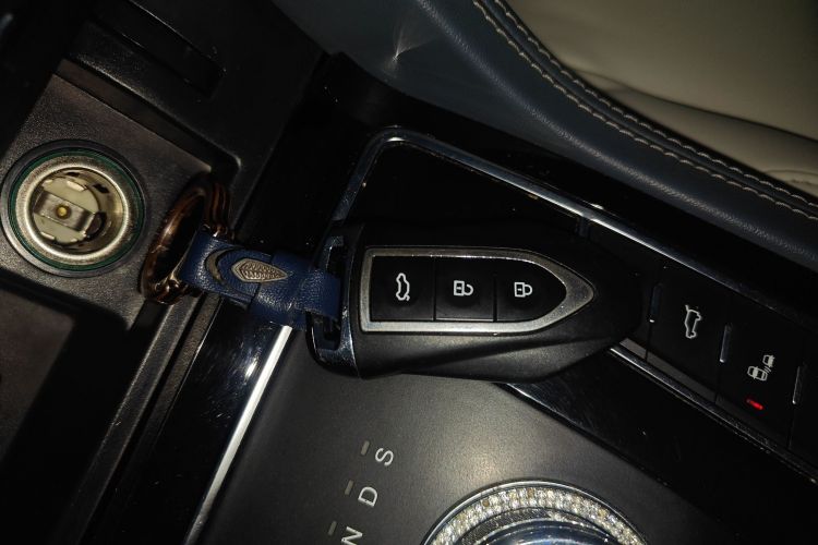 众泰 大迈X7 2017款 2.0T DCT至尊型中控内饰11