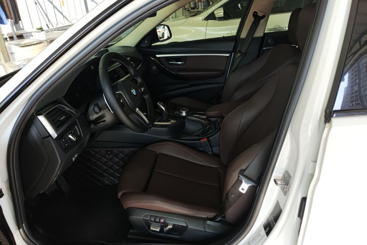 宝马3系 2018款 320Li M运动曜夜版局部细节19