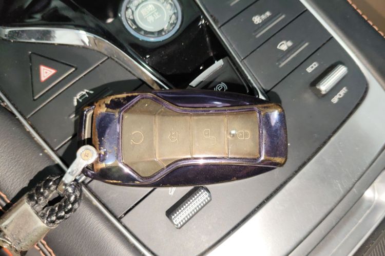 比亚迪 宋PLUS 2020款 1.5T 自动旗舰型中控内饰7001