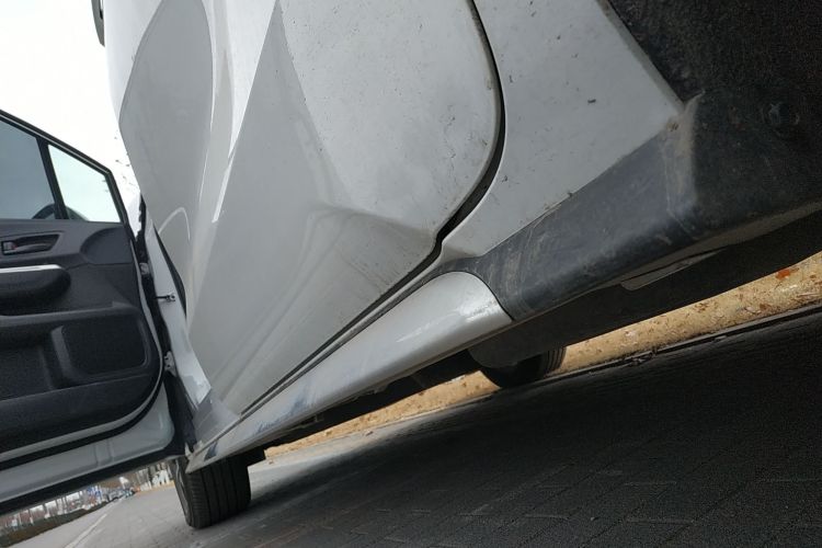 丰田 格瑞维亚 2024款 2.5L混动 豪华版局部细节9002