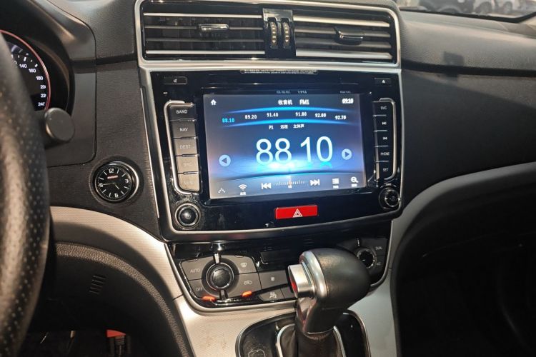 哈弗H6 2015款 运动版 1.5T 自动两驱豪华型中控内饰16