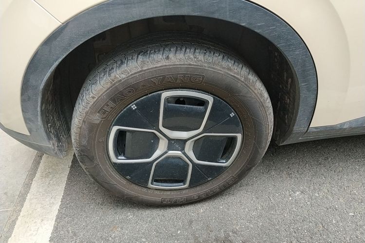 埃安 AION UT 2025款 330星辉版车身外观6008