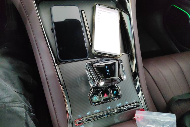 腾势Z9GT 2024款 1100四驱Ultra版中控内饰18