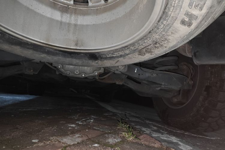 日产 途乐 2017款 5.6L 标准型局部细节9009