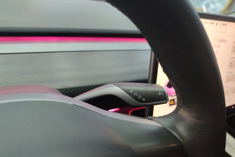 特斯拉 Model 3 2022款 后轮驱动版中控内饰18