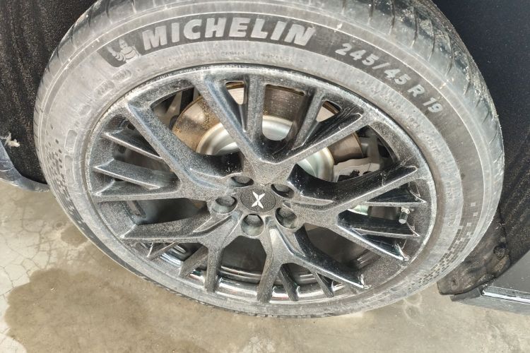 小鹏P7 2024款 P7i 702 Max 鹏翼版车身外观6008