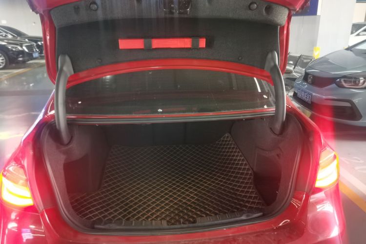 宝马3系 2018款 320i M运动曜夜版机舱底盘23