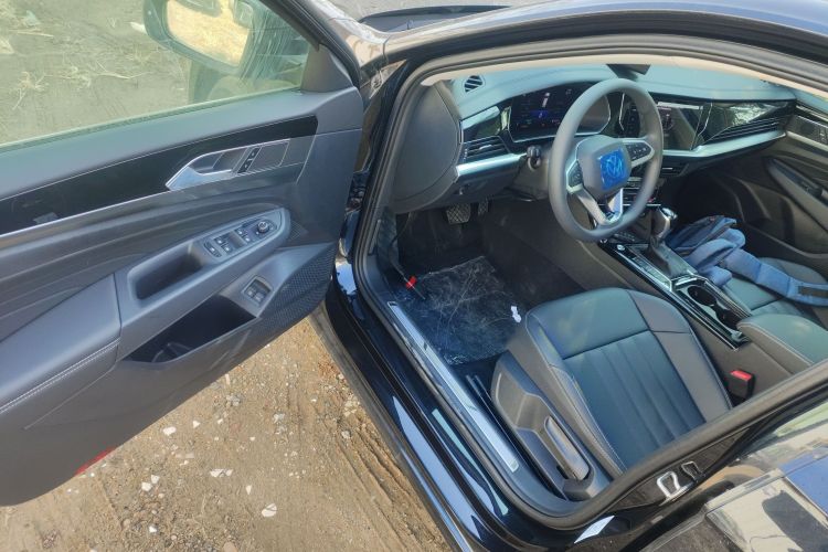 大众 帕萨特新能源 2025款 430PHEV 混动商务版中控内饰7003