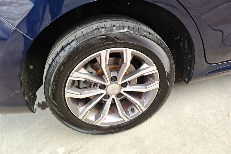 比亚迪 宋MAX 2019款 1.5T 自动智联睿逸天窗型 6座 国VI车身外观6008