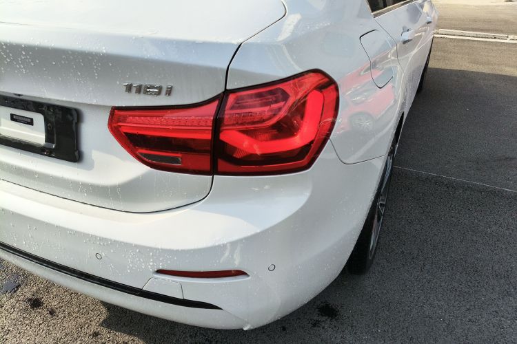 宝马1系 2018款 改款 118i 运动型车身外观6006