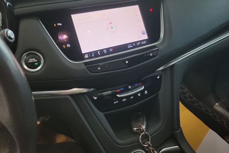 凯迪拉克XT5 2021款 28T 豪华型中控内饰16