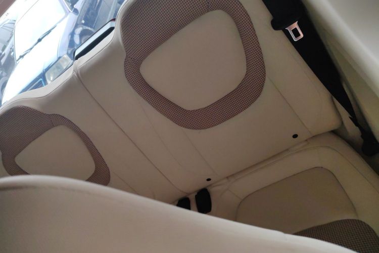 五菱汽车 宏光MINIEV 2024款 第三代 215km 进阶版中控内饰7004