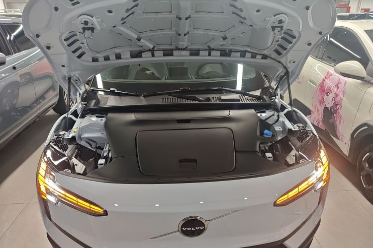 沃尔沃EX30 2025款 后驱长续航版 Ultra机舱底盘24