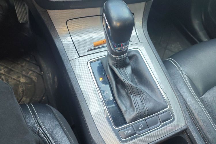 荣威RX5 2018款 20T 两驱自动旗舰版局部细节18