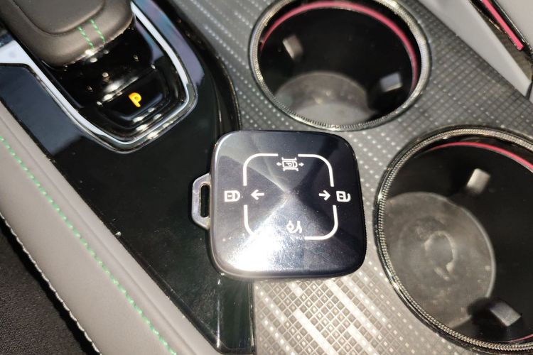 极氪001 2022款 超长续航双电机 ME版中控内饰11