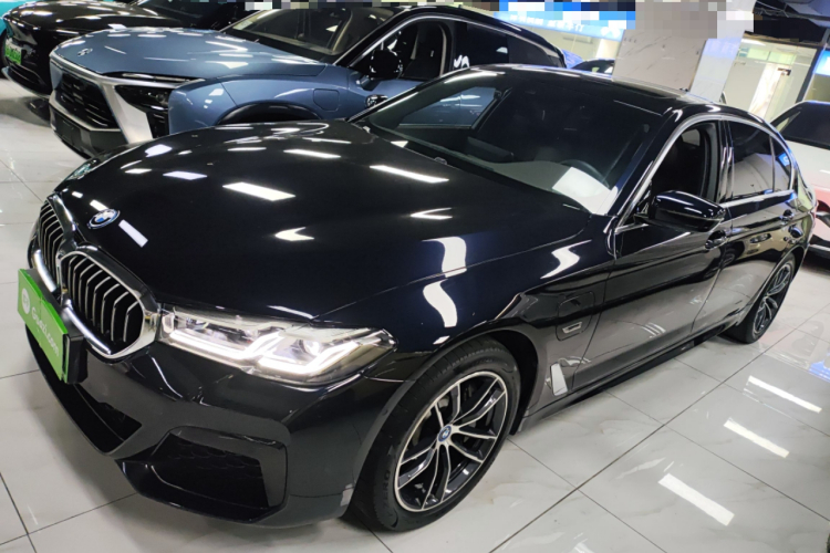 宝马5系新能源 2022款 改款二 535Le M运动套装车身外观4