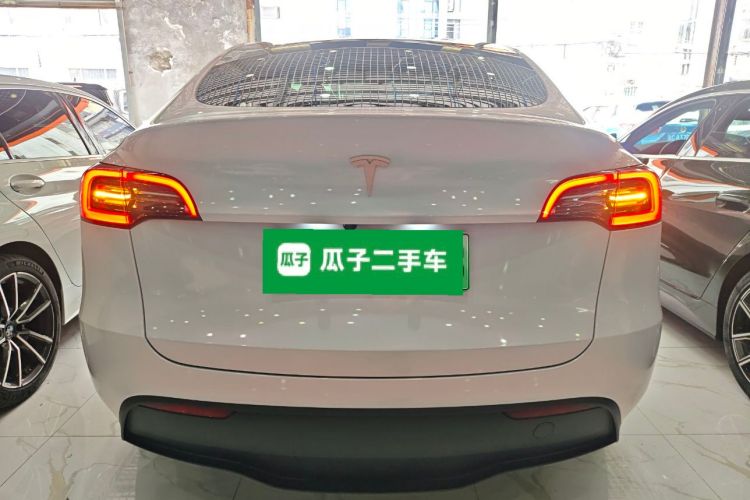 特斯拉 Model Y 2024款 后轮驱动版车身外观6005