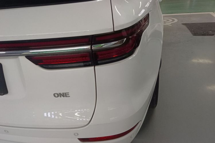理想汽车 理想ONE 2020款 增程6座版车身外观9