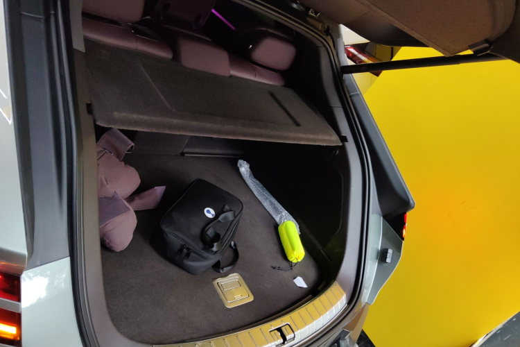 腾势Z9GT 2024款 1100四驱Pro版局部细节23