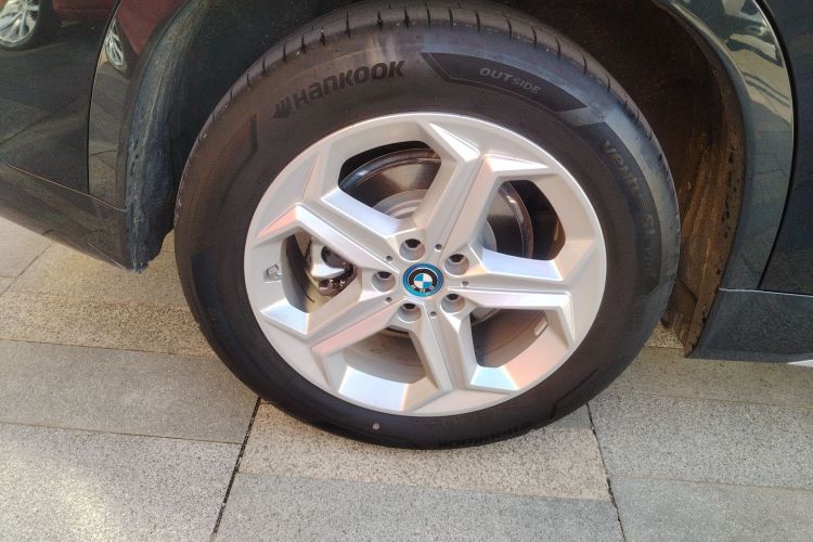 宝马iX1 2023款 eDrive25L X设计套装车身外观6008