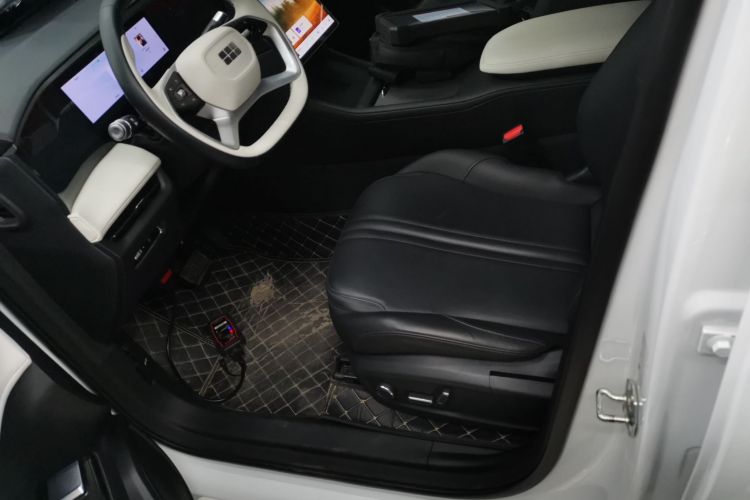 吉利银河 银河L7 2024款 1.5T 115km MAX  龙腾版中控内饰19