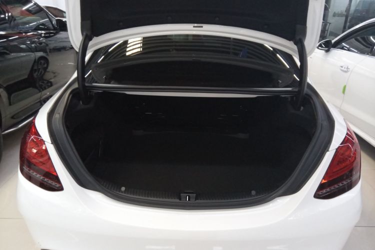 奔驰C级 2020款 C 260 L 运动版机舱底盘23