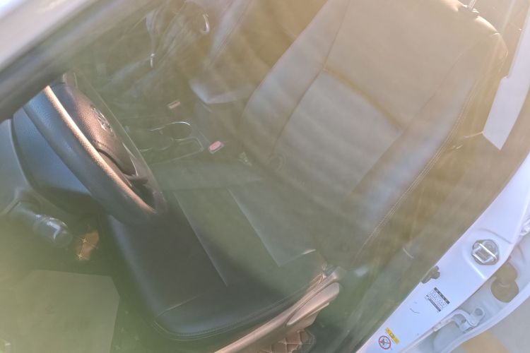 丰田 卡罗拉 2014款 1.6L CVT GL中控内饰19