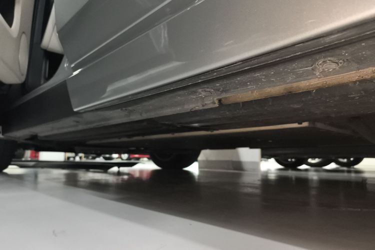 理想汽车 理想L8 2024款 Max机舱底盘30