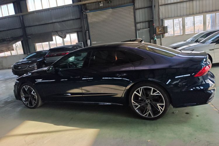 奥迪A7L 2022款 55 TFSI quattro S-line edition one先行版车身外观6003