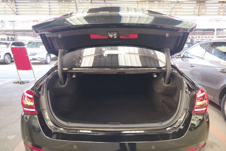 红旗H5 2022款 经典款 改款 1.5T DCT旗韵版机舱底盘23