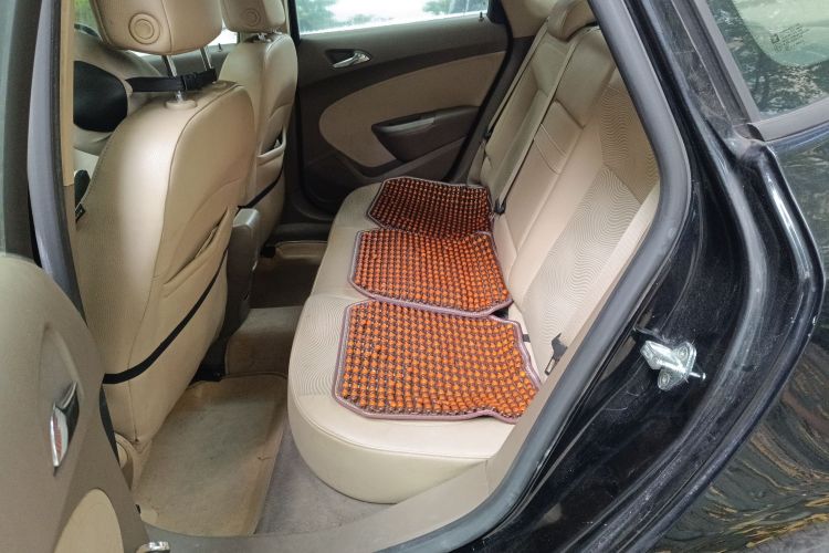 别克 英朗 2013款 GT 1.6L 自动时尚版中控内饰7004