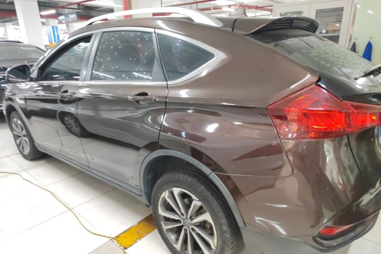 纳智捷 优6 SUV 2017款 改款 1.6T 新创型车身外观4