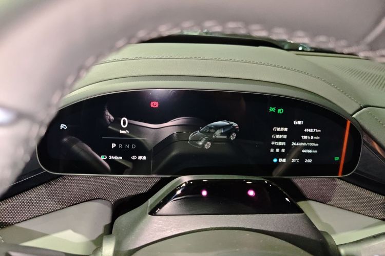 极氪001 2025款 YOU版 100kWh 四驱中控内饰14
