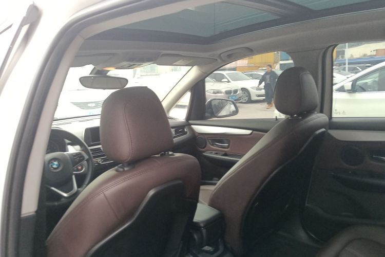 宝马2系旅行车 2016款 218i 领先型中控内饰22