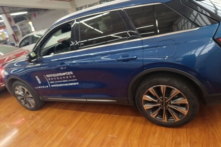 林肯 冒险家 2022款 2.0T 两驱尊雅版车身外观4