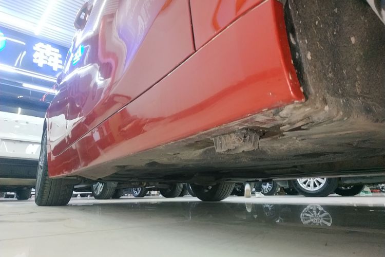 宝马1系 2020款 120i 时尚型局部细节9001