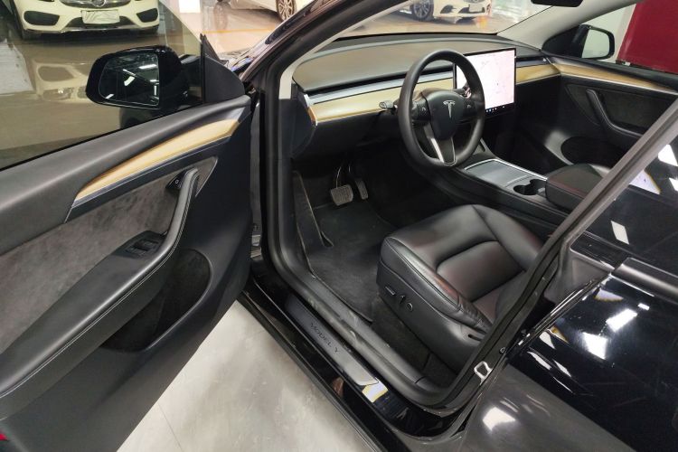 特斯拉 Model Y 2021款 标准续航后驱版中控内饰20