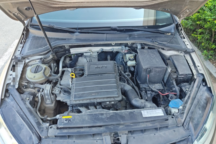 大众 高尔夫 2016款 1.6L 自动舒适型机舱底盘24