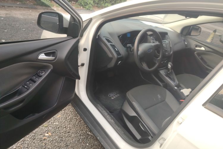 福特 福克斯 2012款 两厢 1.6L 自动舒适型中控内饰20