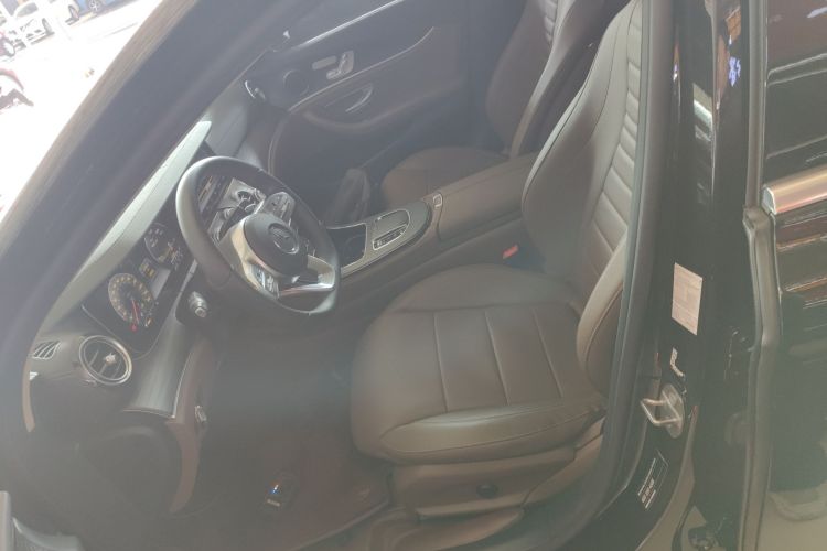 奔驰E级 2019款 改款 E 300 L 运动时尚型中控内饰19