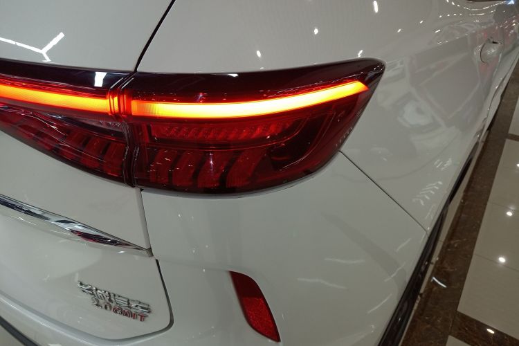 哈弗H6 2021款 第三代 2.0T 自动四驱Max车身外观9