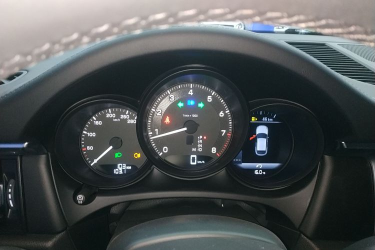 保时捷 2025款 Macan 2.0T 逐梦版中控内饰14