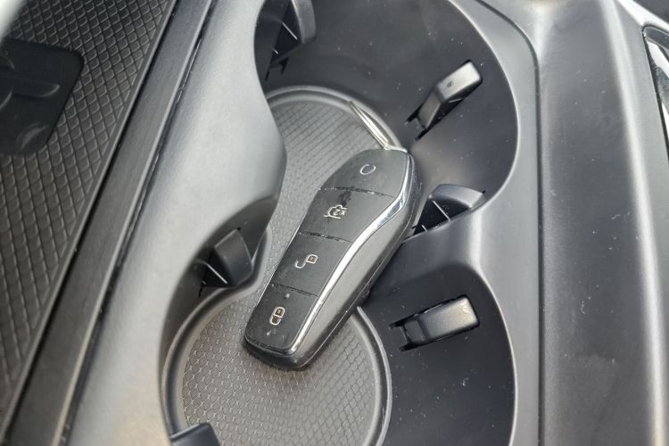 比亚迪 秦PLUS 2024款 荣耀版 DM-i 55KM超越型中控内饰11